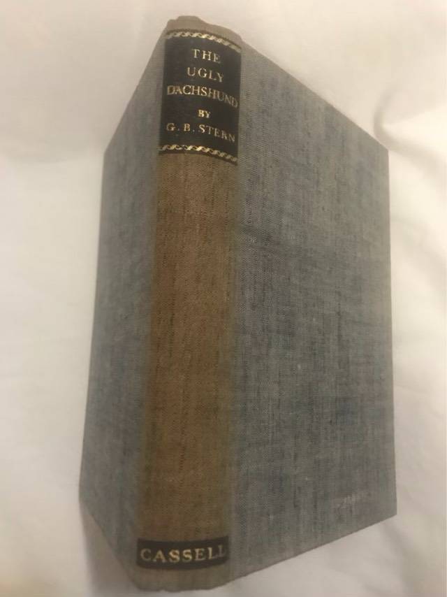 The Ugly Dachshund - G.B.Stern