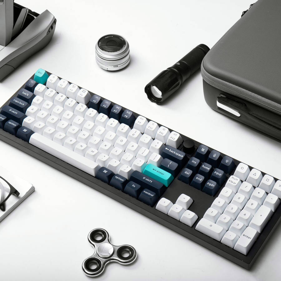 Keychron Q6 Max QMK/VIA Wireless Mechanical Keyboard (Full-Size, Gateron Jupiter Banana)