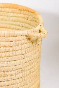 CLose up of an XL plant basket with handles