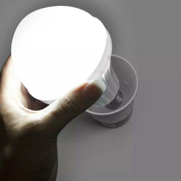 ZYF-YJ01-5W LED Intelligent Bulb Rechargeable E27