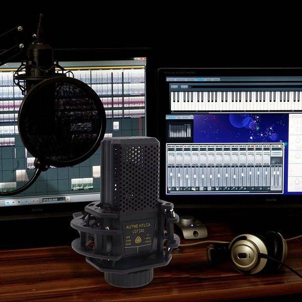 PM-218 Professional Microphone Condenser With Base Stand