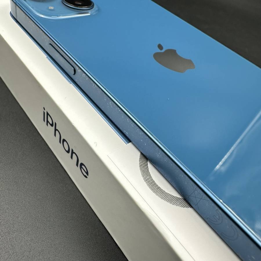 iPhone 13 256GB Blue