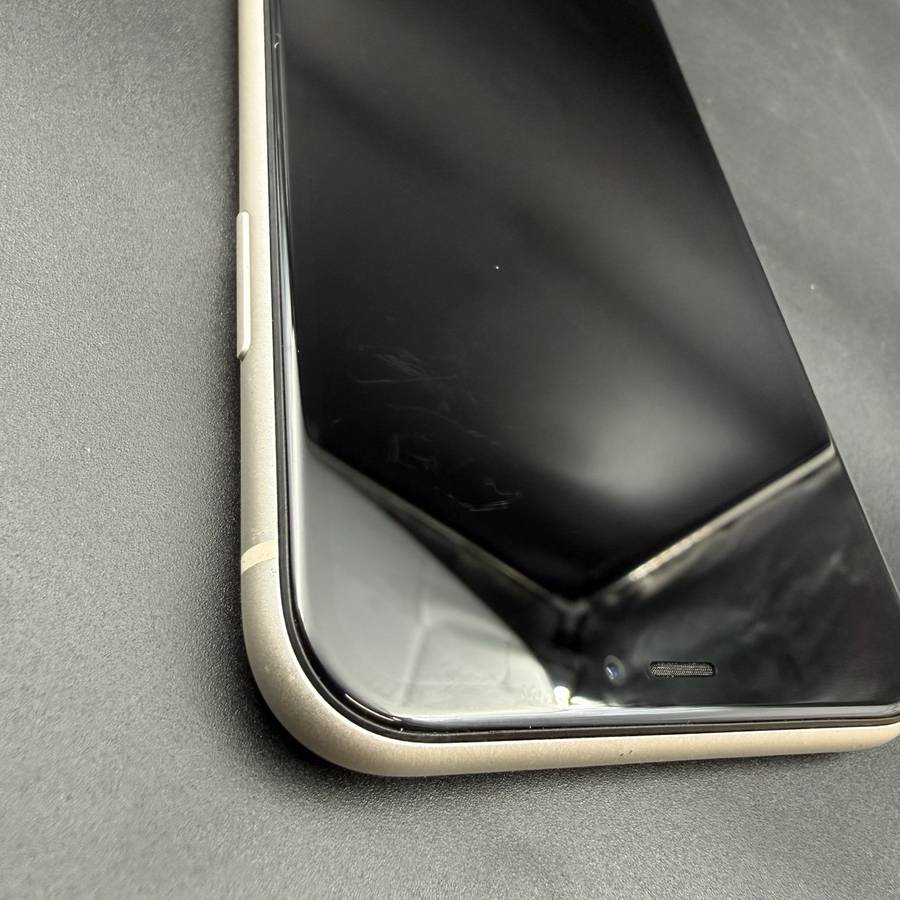 iPhone 11 64GB White