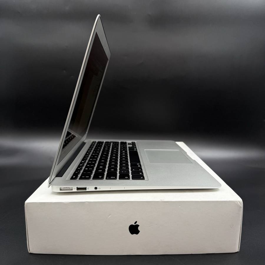 Macbook Air 13" 2017 1.8Ghz | 128GB SSD | 8GB Ram | Core i5 Silver