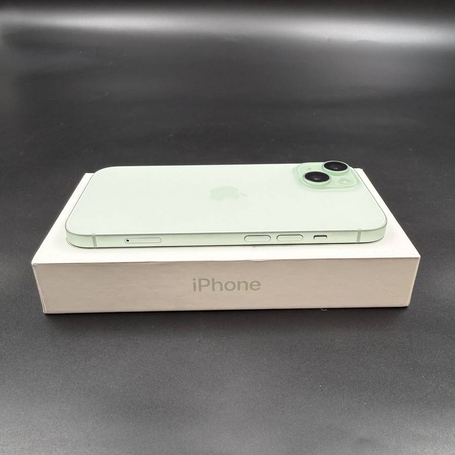 iPhone 15 128GB Green