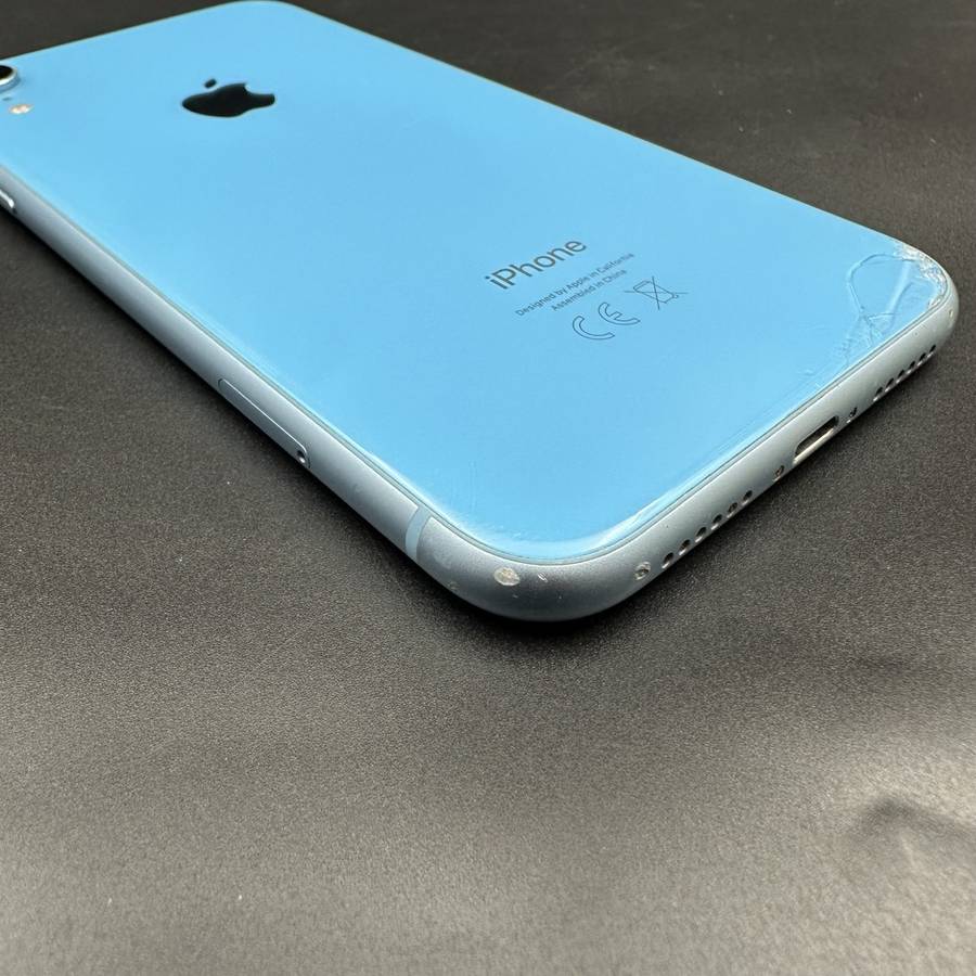 iPhone Xr 64GB Blue (Cracked Back)