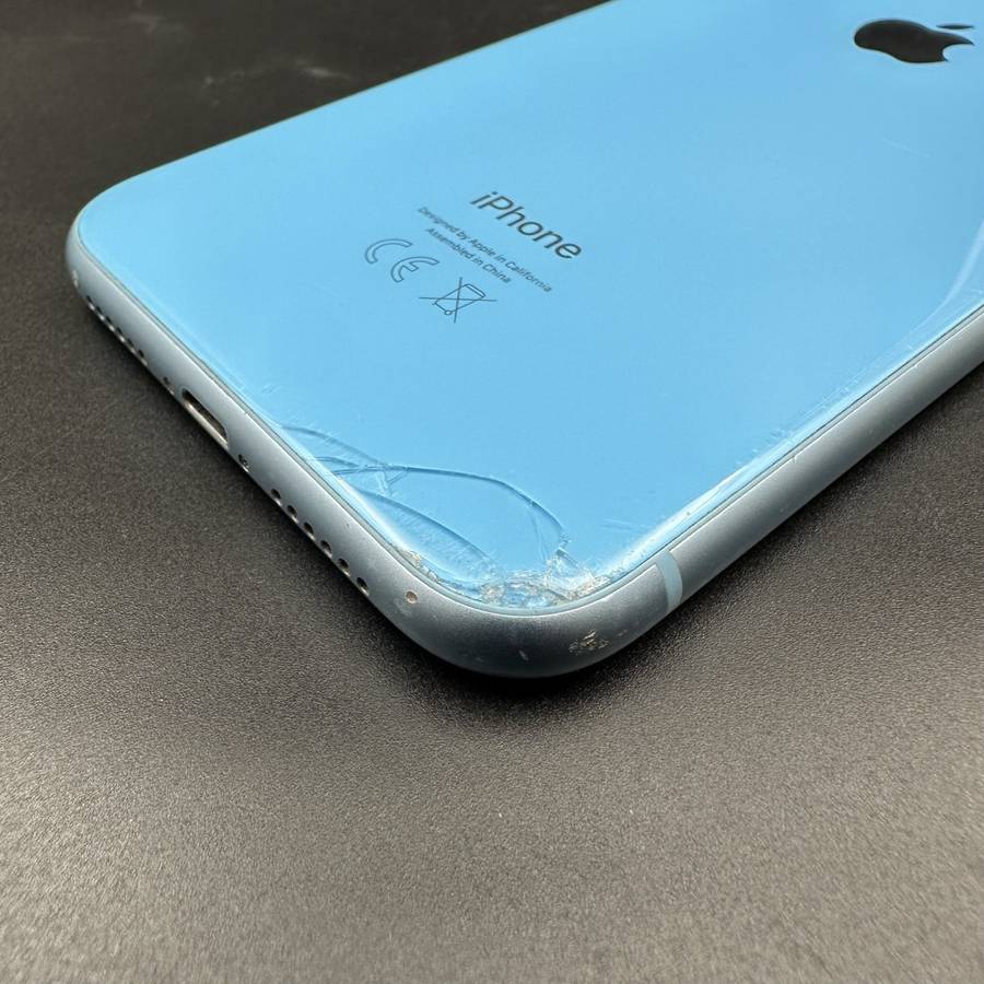 iPhone Xr 64GB Blue (Cracked Back)