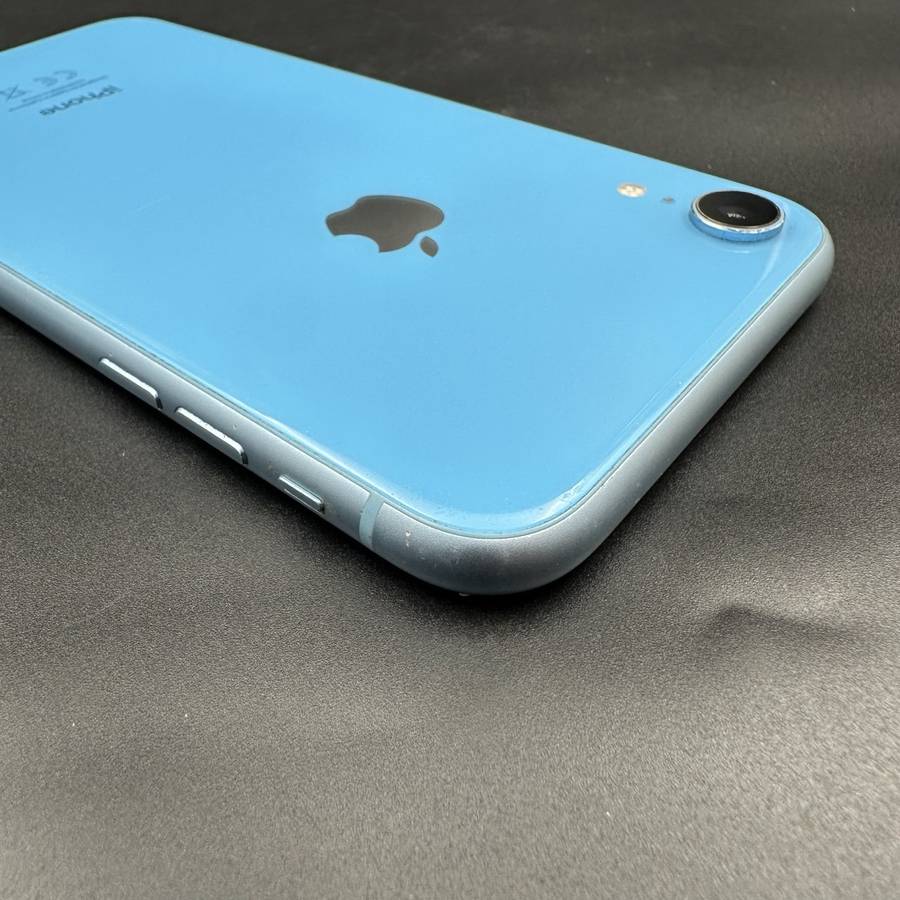 iPhone Xr 64GB Blue (Cracked Back)