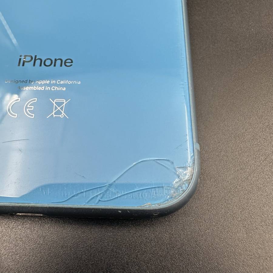iPhone Xr 64GB Blue (Cracked Back)
