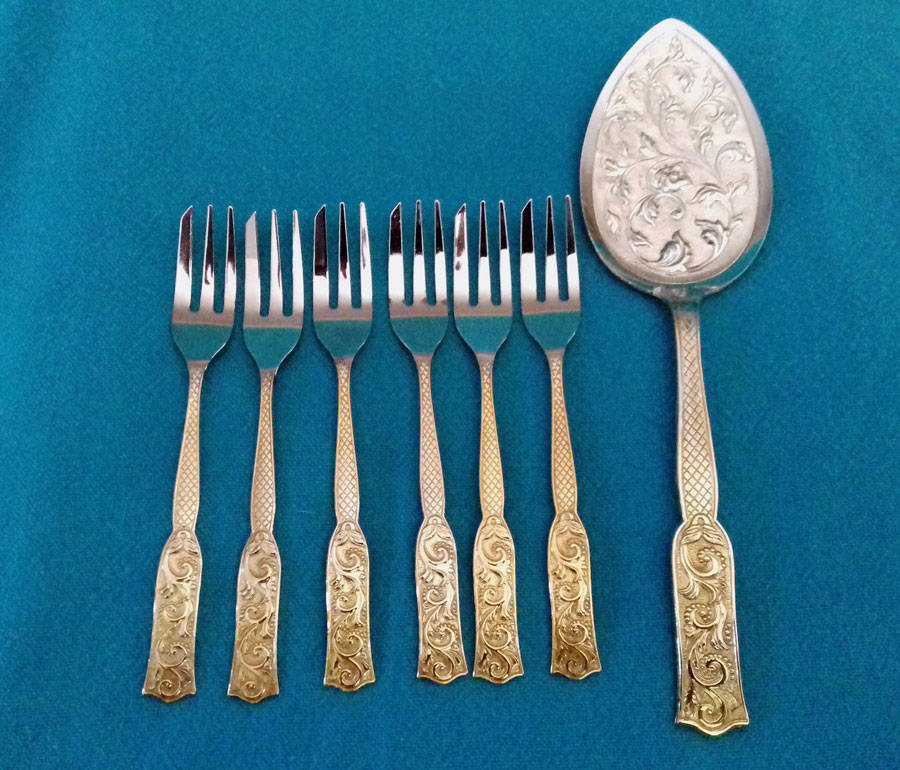 Dutch cake forks and lifter with goldtone handles