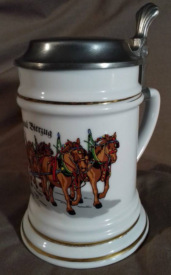 Beer mug stein with lid, lovely draught horses - original bierzug