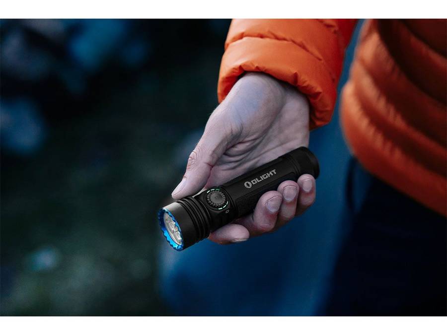 Olight Seeker 4 Pro Rechargeable LED Flashlight - 4600 Lumens - Cool White - Includes 1 x 21700
