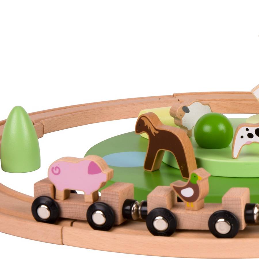 Classic World - Wooden Train Set - Small Farm - 28pcs