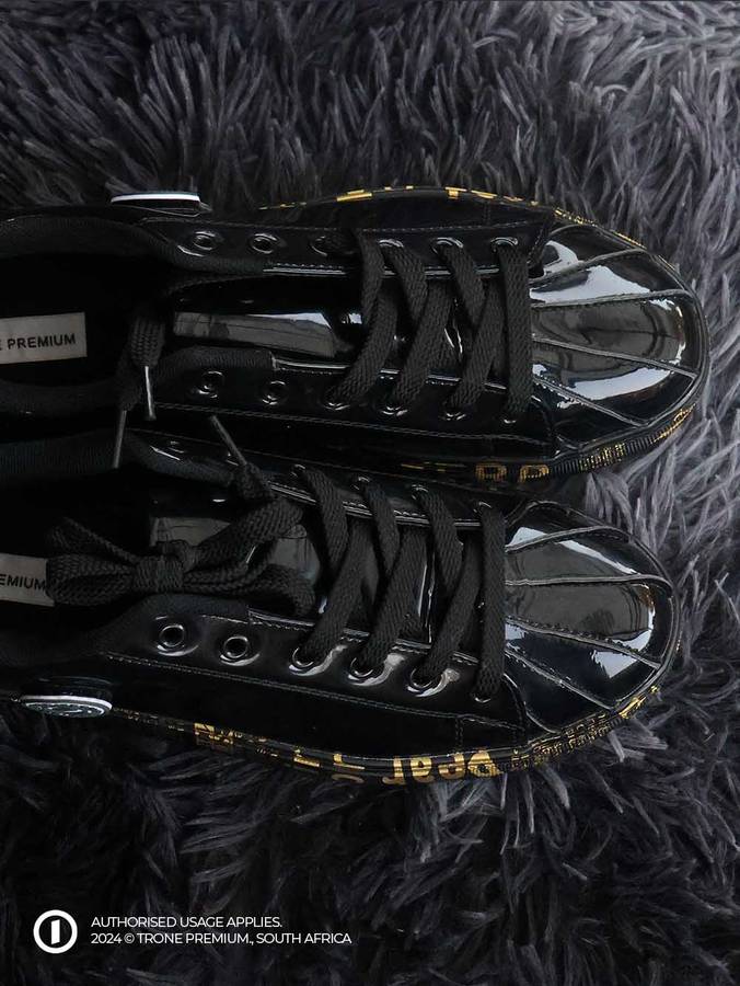 Glossy Glacia II Sneakers - Black