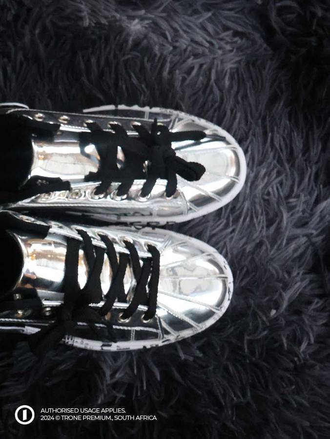 Glossy Glacia II Sneakers - Silver