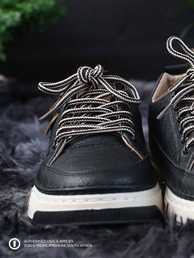 Grit Leather Laced Sneaker - Black