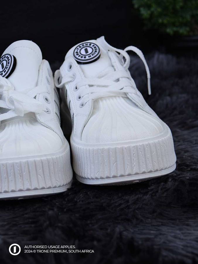 Carioca Court C Sneaker - White Stripes