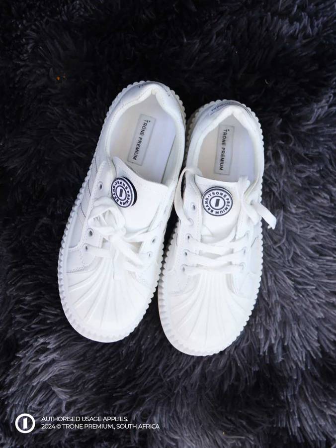 Carioca Court C Sneaker - White Stripes