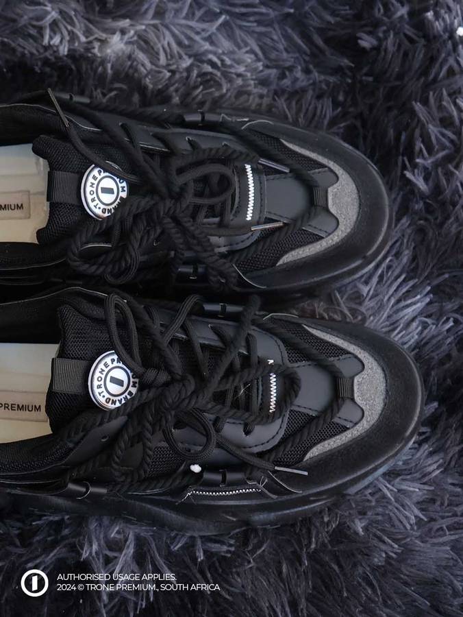 Rugged-X Pump Sneakers - Black