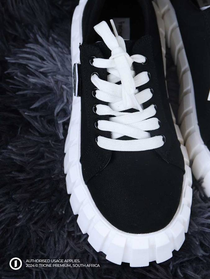 Trone Evoke Chuck Sneakers - Black