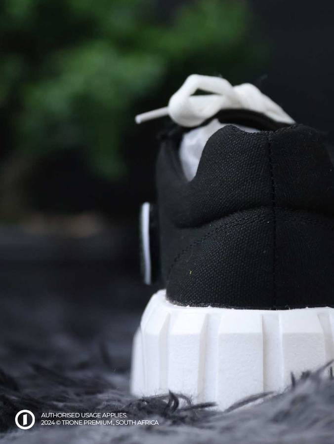 Trone Evoke Chuck Sneakers - Black