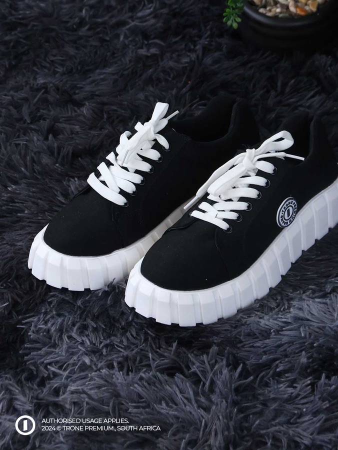 Trone Evoke Chuck Sneakers - Black