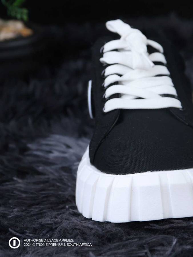 Trone Evoke Chuck Sneakers - Black