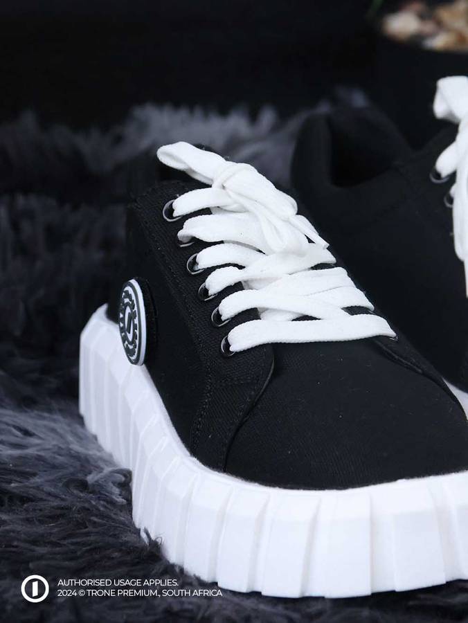 Trone Evoke Chuck Sneakers - Black