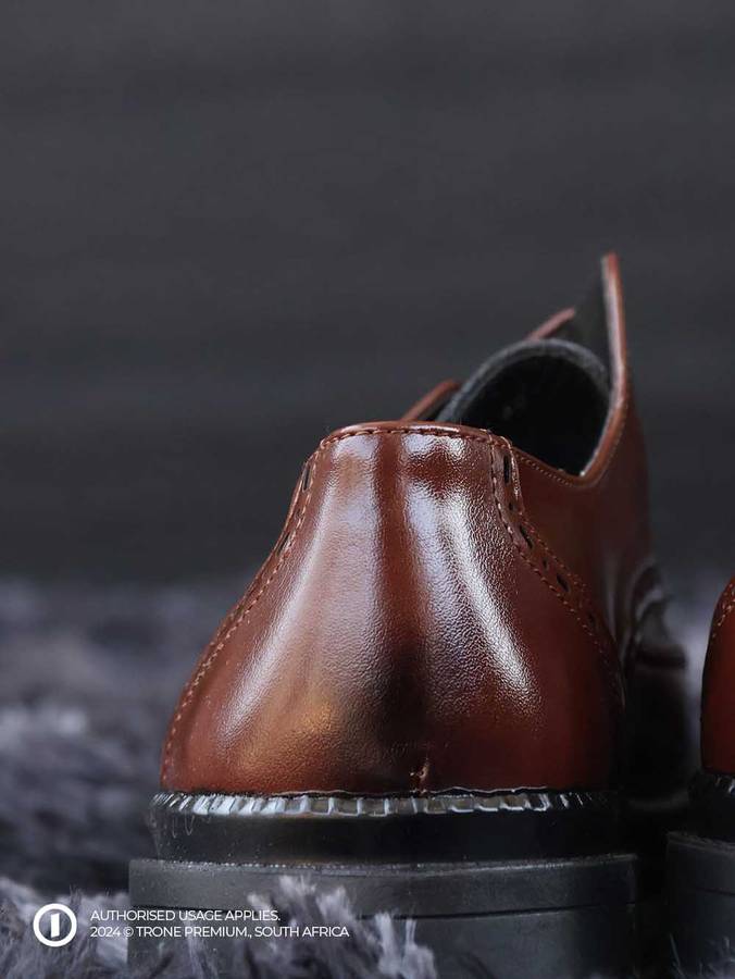 Trone Wing-tip Brogues - Brown