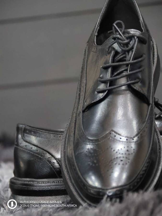 Trone Carrington Loafers - Matte Black