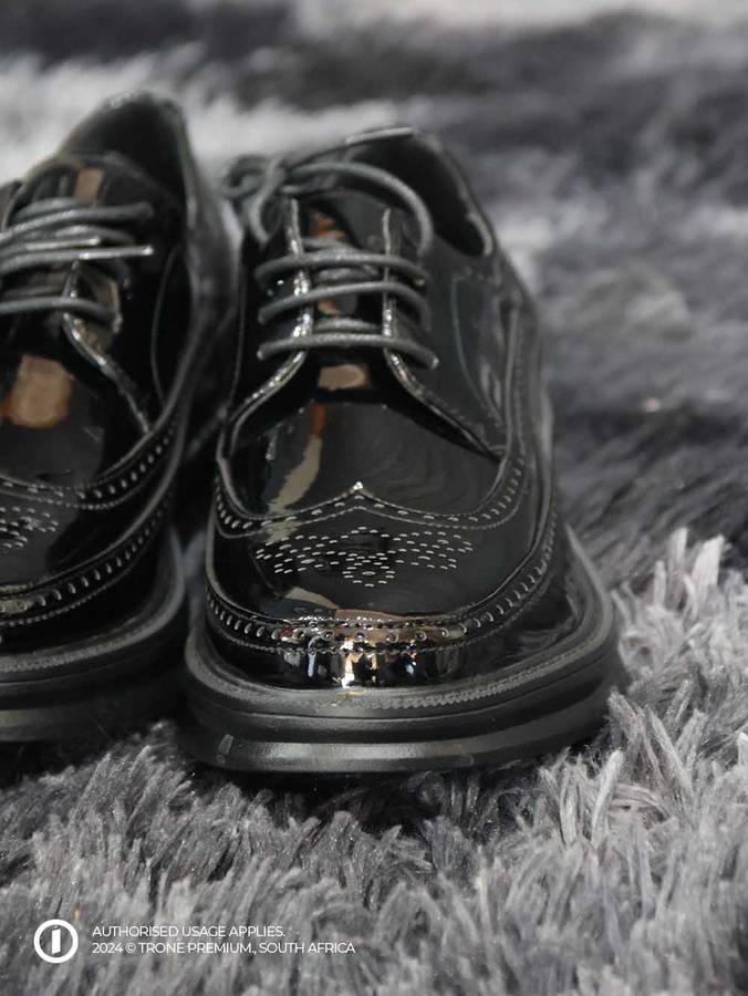 Trone Carrington Loafers - Gloss Black