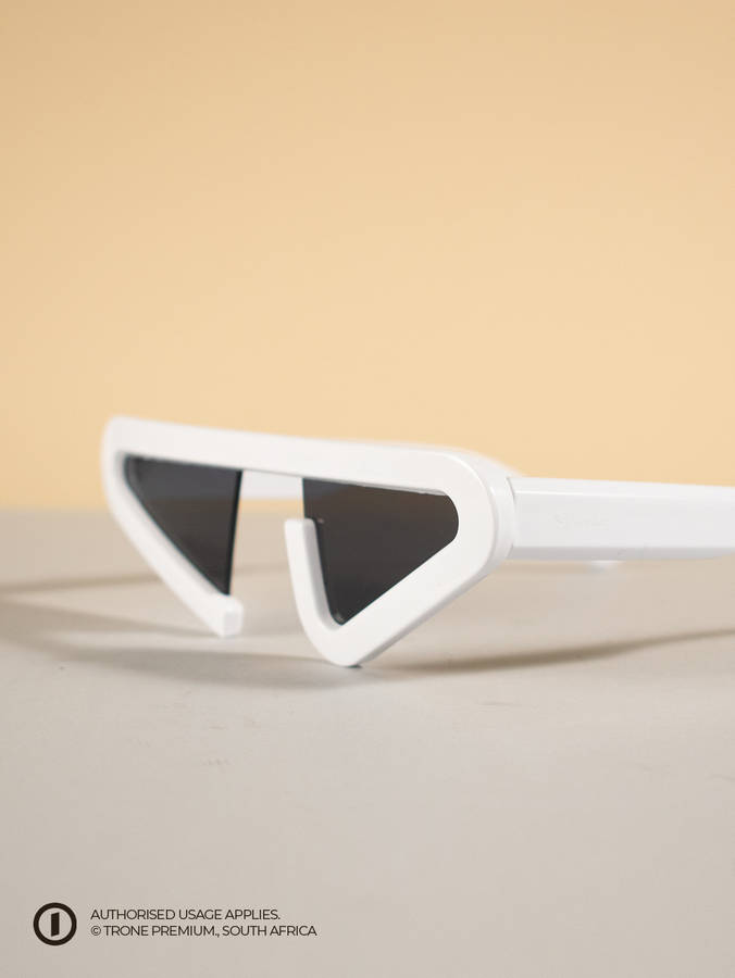 Trone Eluvie Shades