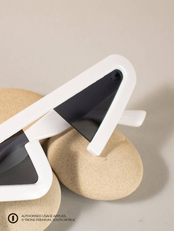 Trone Eluvie Shades