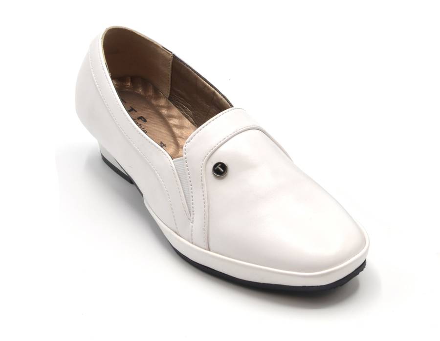 TTP Ladies Low Heel Slip on Court Shoe with Dual Side Goring