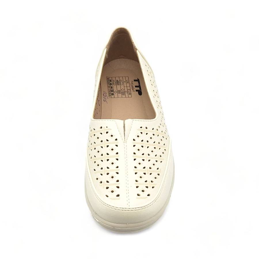 TTP Women Flatform Round Toe Loafer with Cut Out Decor XB5050
