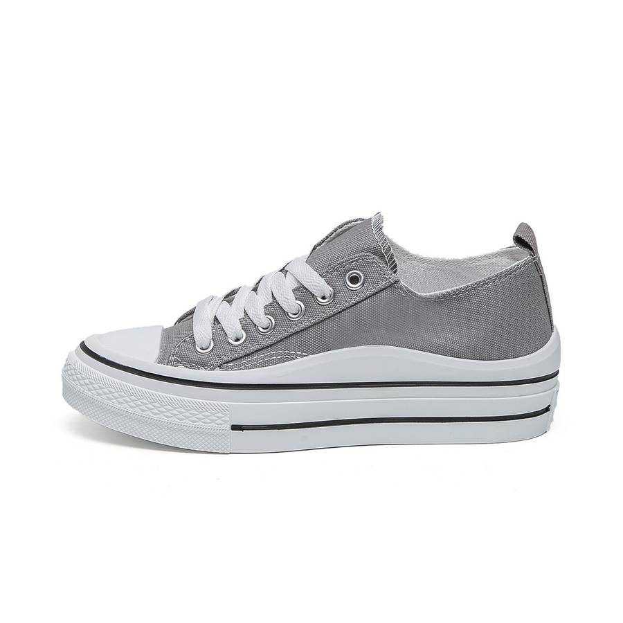 Classic Low Top Canvas Sneaker XB3816