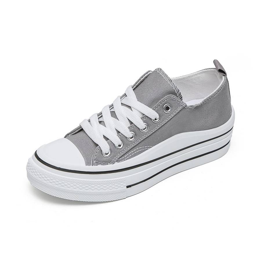 Classic Low Top Canvas Sneaker XB3816