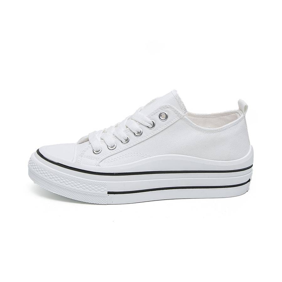 Classic Low Top Canvas Sneaker XB3816