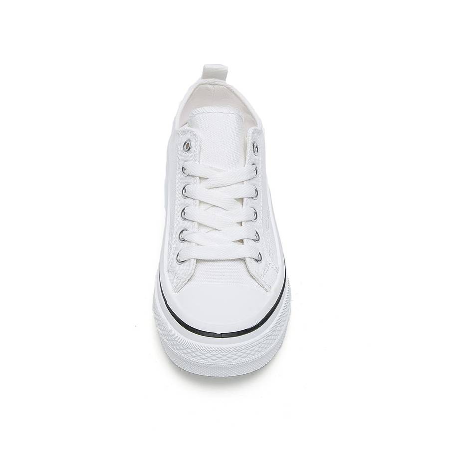 Classic Low Top Canvas Sneaker XB3816