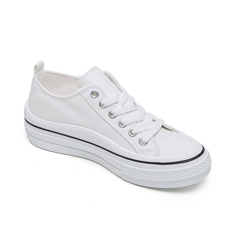 Classic Low Top Canvas Sneaker XB3816