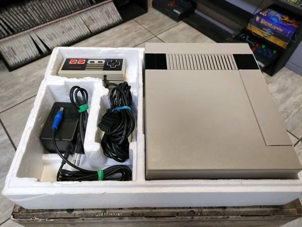 Nintendo NES Console Challenge Set