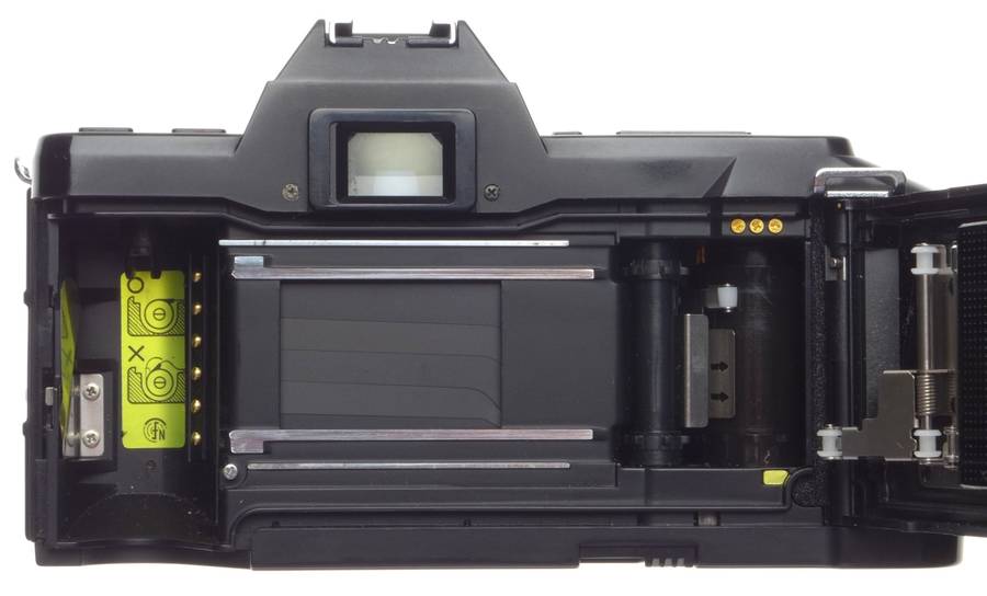 Chinon CP-7M SLR film camera Auto Zoom 35-70mm DX Multi Program - Other Cameras