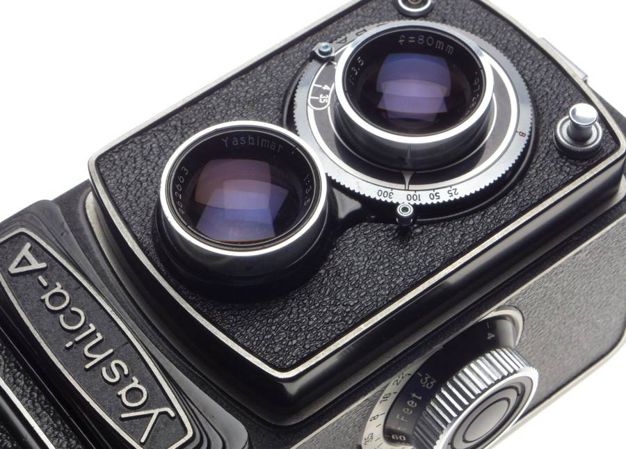 YASHICA A TLR Medium format vintage film camera YASHIMAR 3.5 f=80mm coated lens cased - Yashica