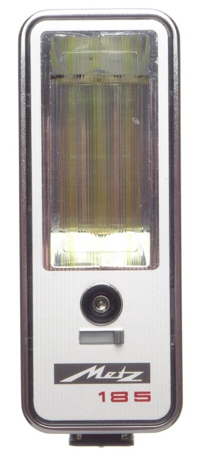METZ Mecablitz 185 Electronic flash lightly used in box with charger and manual fits SLR hot shoe