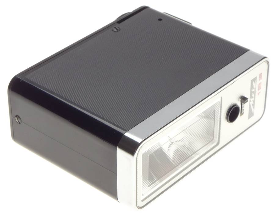 METZ Mecablitz 185 Electronic flash lightly used in box with charger and manual fits SLR hot shoe