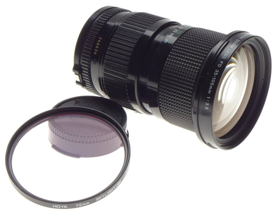 CANON Zoom lens FD 35-105mm 1:3.5 Macro with filter and cap excellent condition - Canon