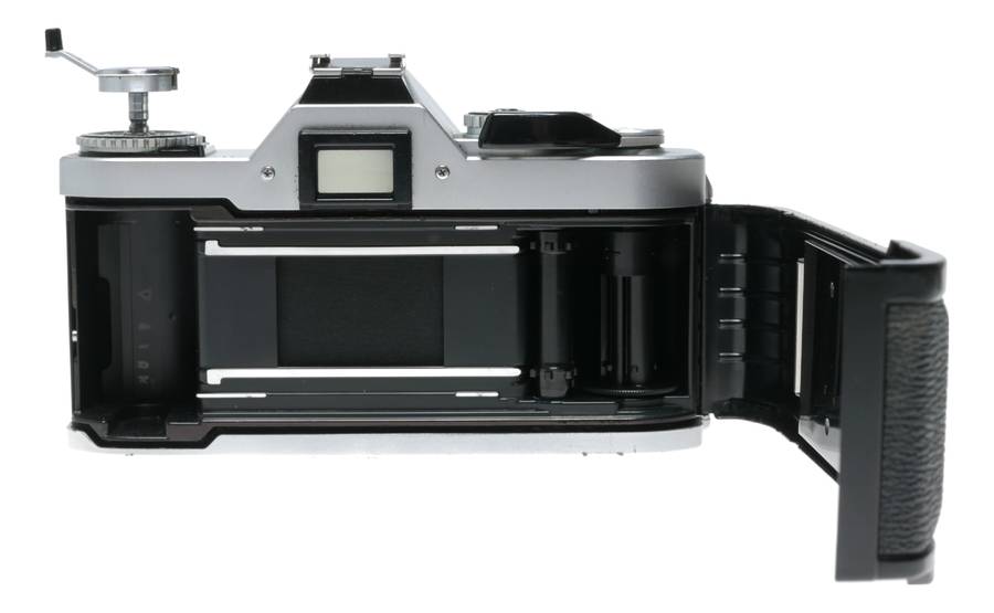 Canon AV-1 35mm Film SLR Camera FD 1:2.8 28mm Wide Angle