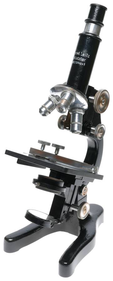 Ernst Leitz Wetzlar Microscope black enamel vintage 3 objectives