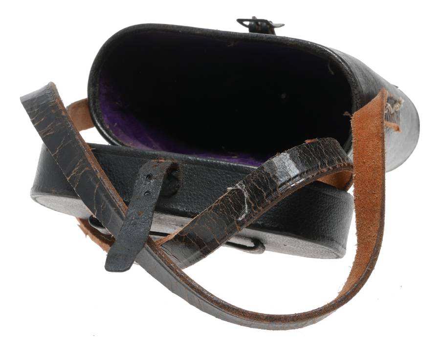 Binocular red velvet vintage leather case in used condition with strap