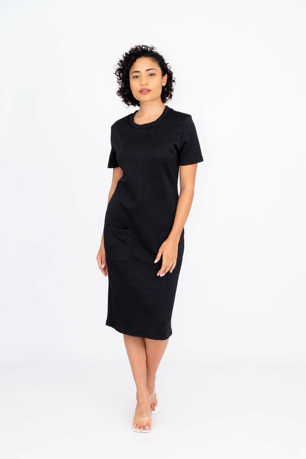 Short Sleeve Textured Black Dress With Pockets